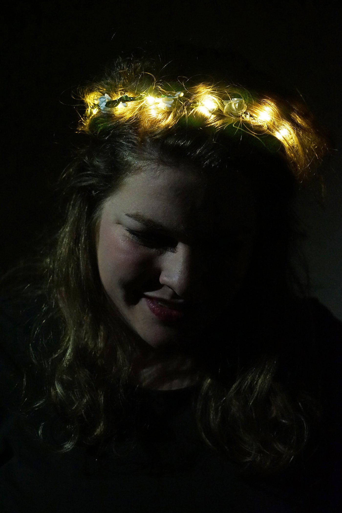 Kleine witte roosjes donker